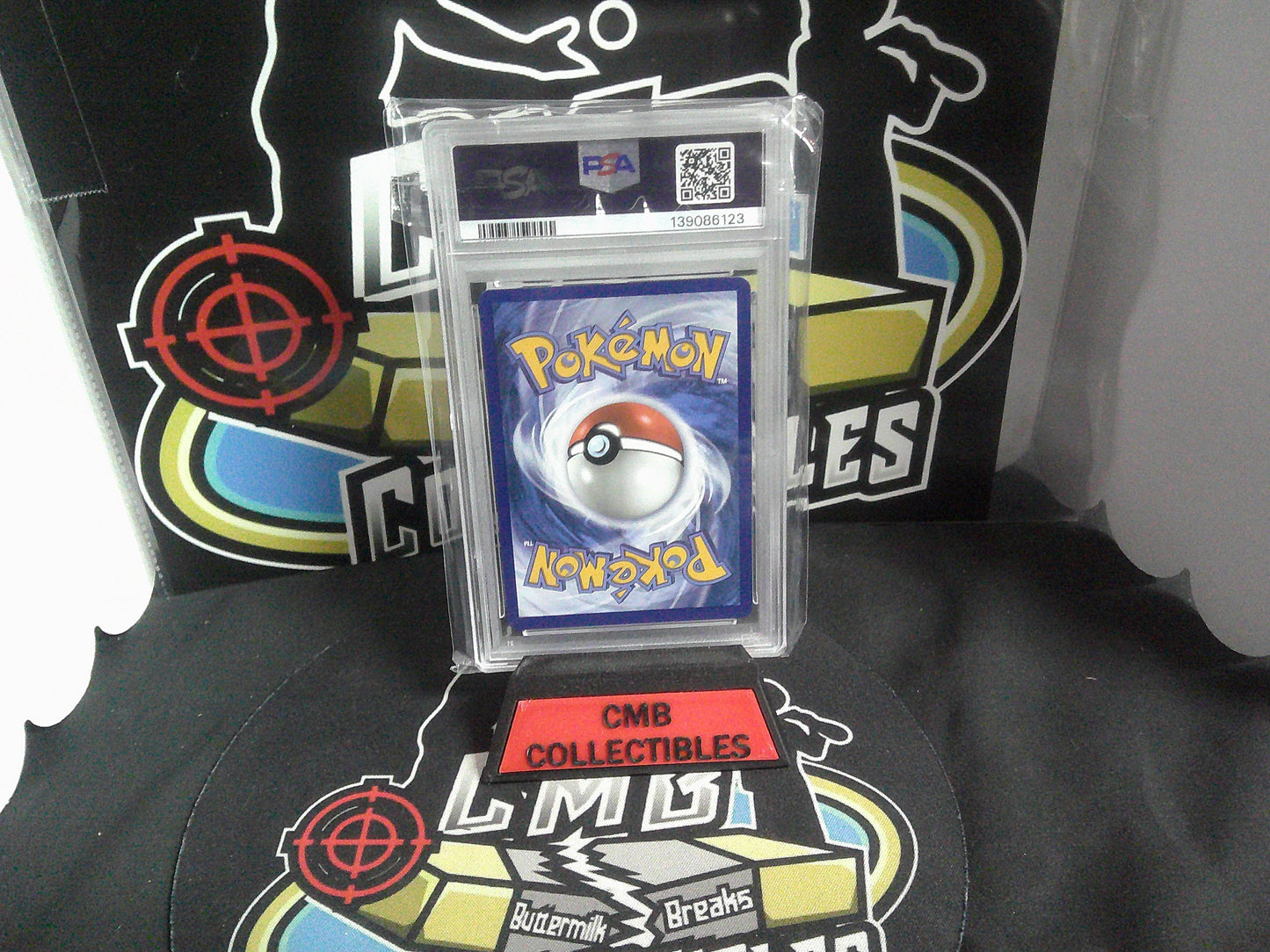 2025 POKEMON PRE EN EEVEE POKE BALL REVERSE HOLO. PSA 9