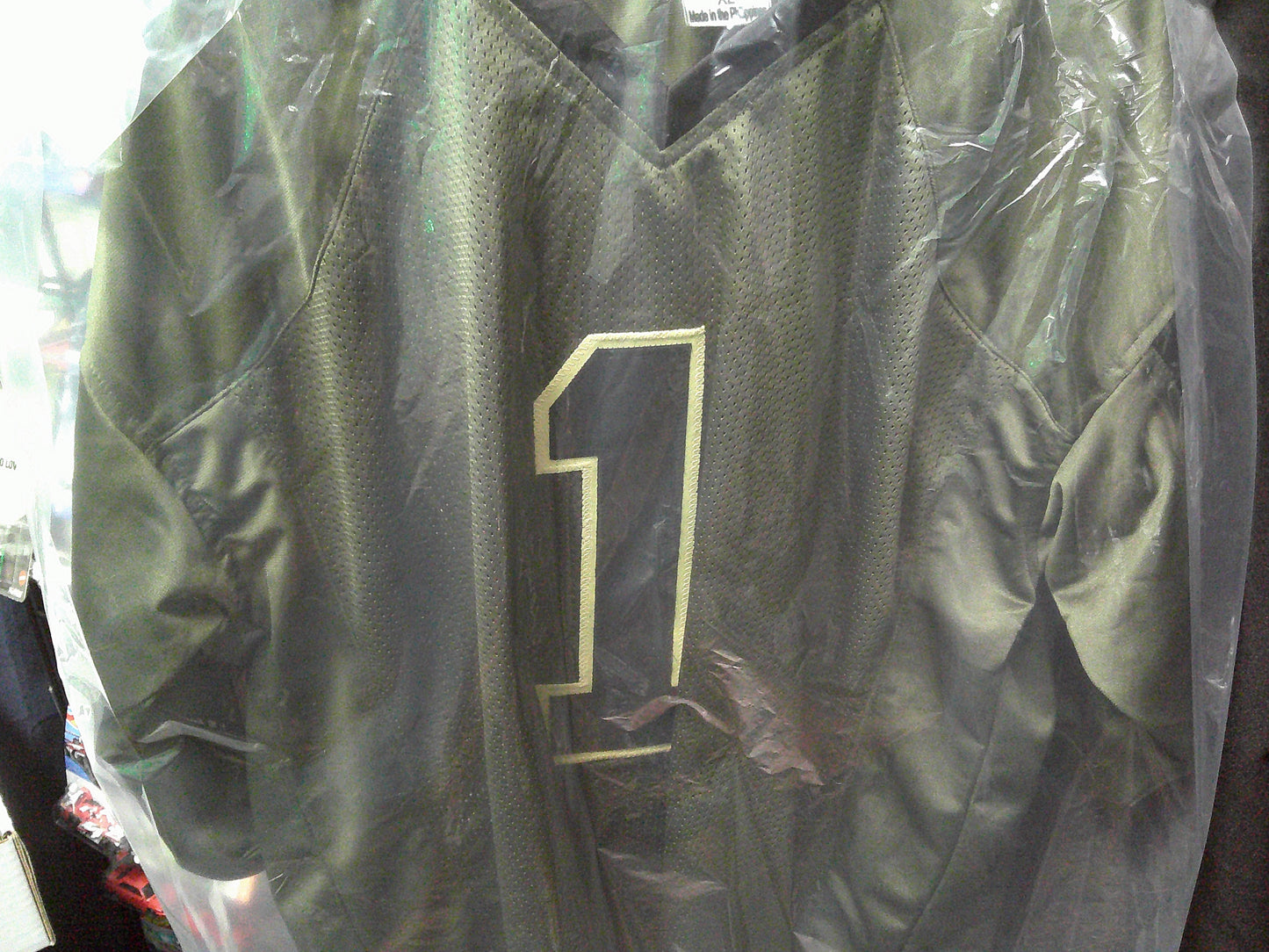 Jalen Hurts Non-Auto Salute to Service Jerseys! XL.