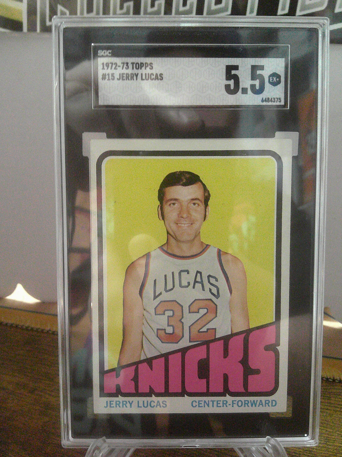 1972-73 TOPPS JERRY LUCAS SGC 5.5