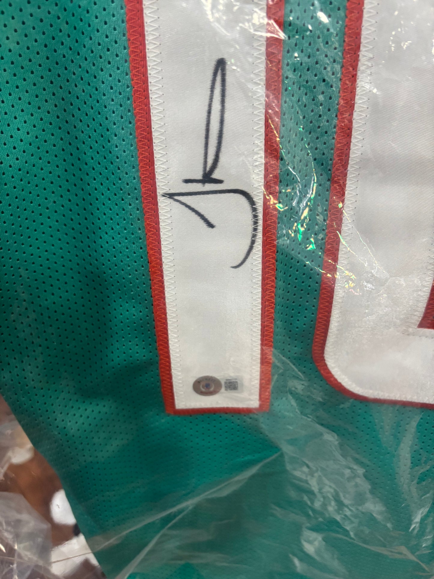 Tyreek Hill Autographed Fins Jersey! Beckett!