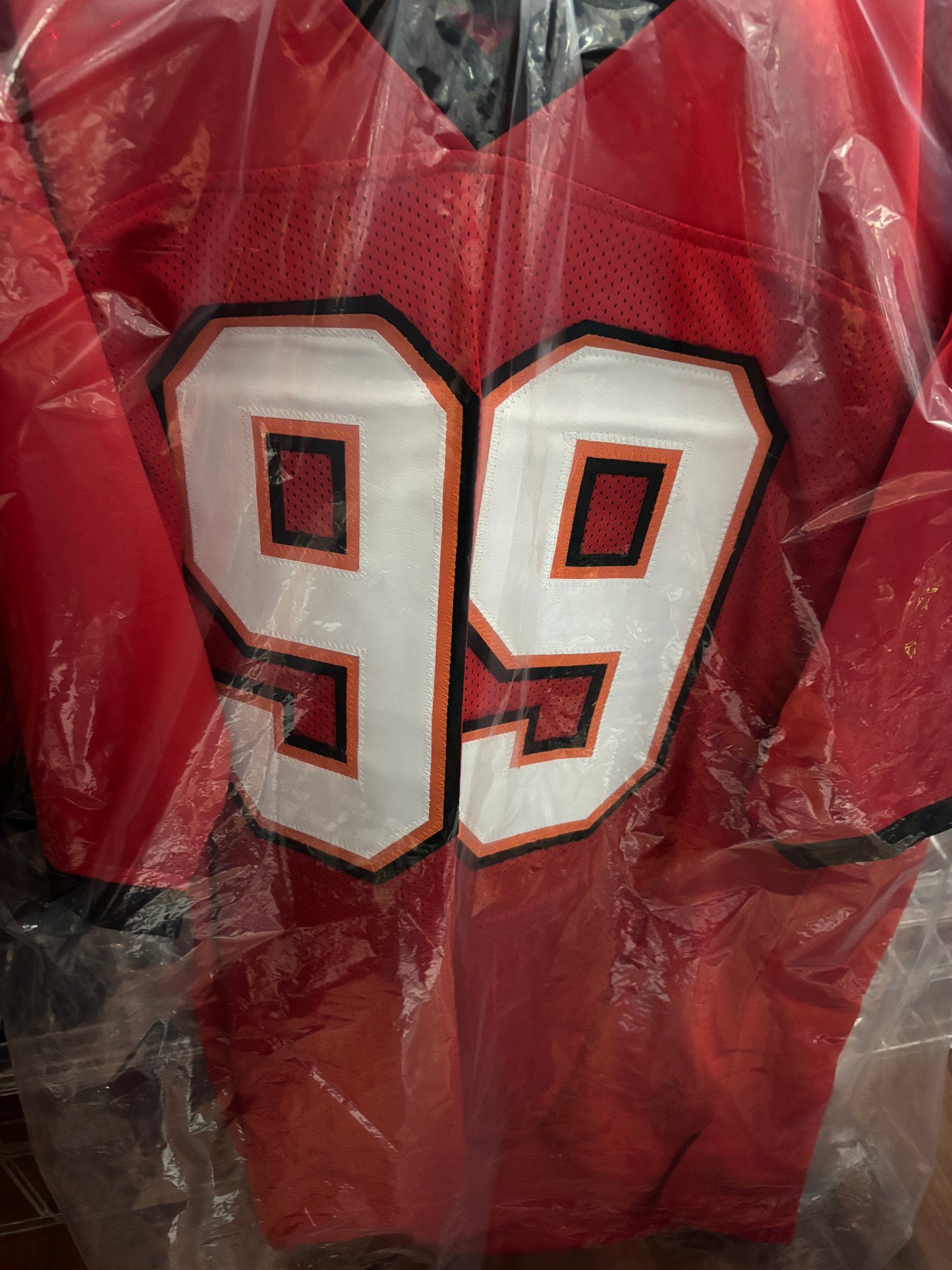 Tampa Bay Buccaneers Warren Sapp Autographed XL Jersey.  Beckett COA. HOF Inscribed.