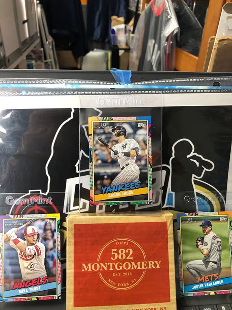 '23 Topps 582 Montgomery Exclusive 20 card complete set w/7 RC's Graded!